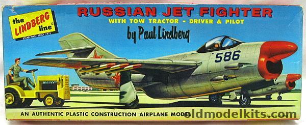 Lindberg 1/48 Russian Jet Figher w/Tow Tractor, 561-98 plastic model kit